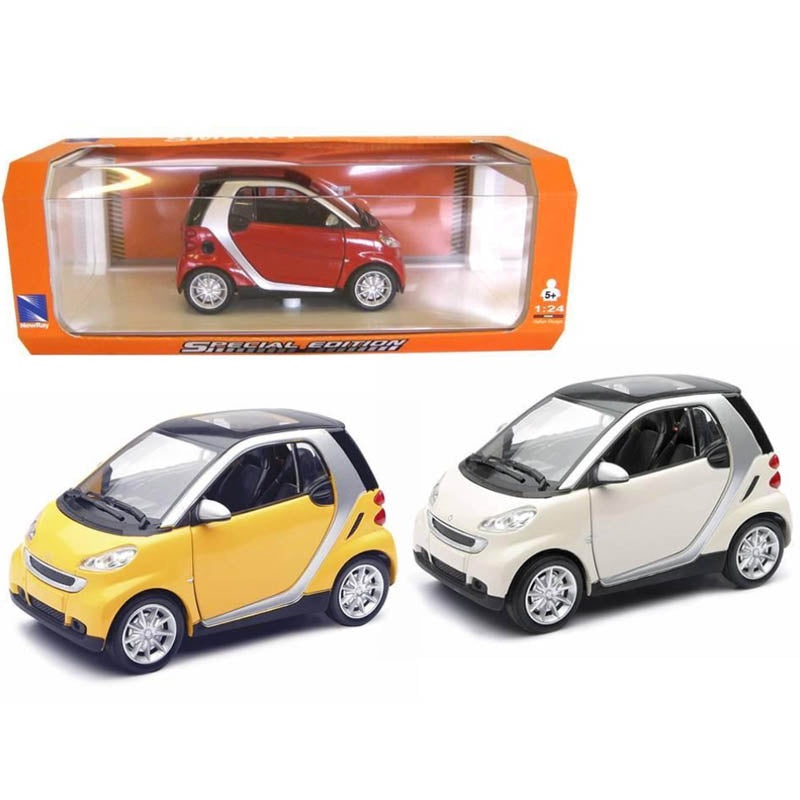 01367 - DIE CAST SMART CAR 2007 1:24 ASSORTED COLORS
