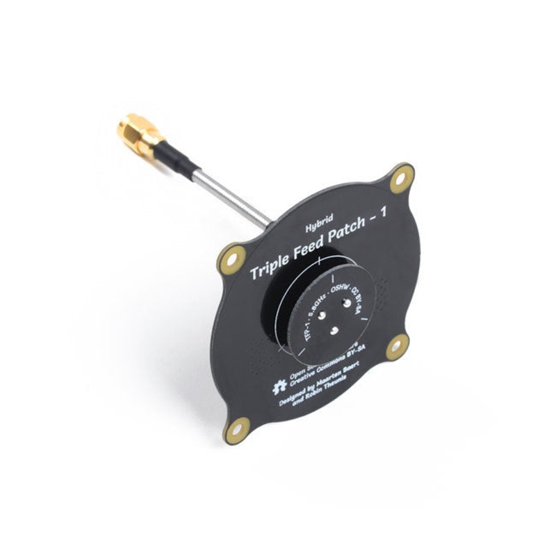 Triple Feed Patch antenna by Maarten Baert
