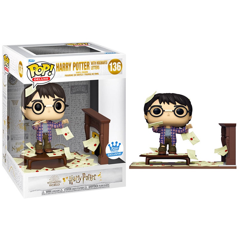 Harry Potter w/ Hogwarts Letters (Deluxe, 6-inch) 136 - Funko Shop Exclusive