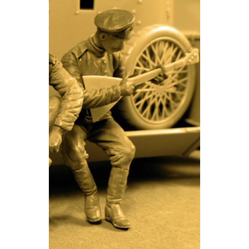Copper State Models F35012 1/35 Imperial Russian Automobile Machine Gun Platoon Crewman playing balalaika