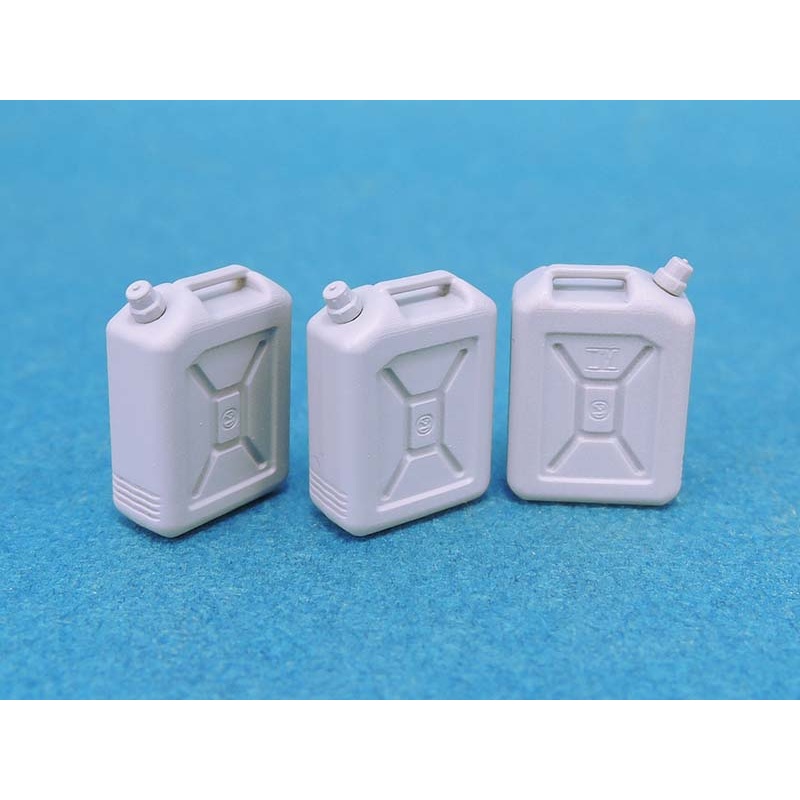 Legend LF1376 1/35 IDF 20 L Water Can set (15ea)
