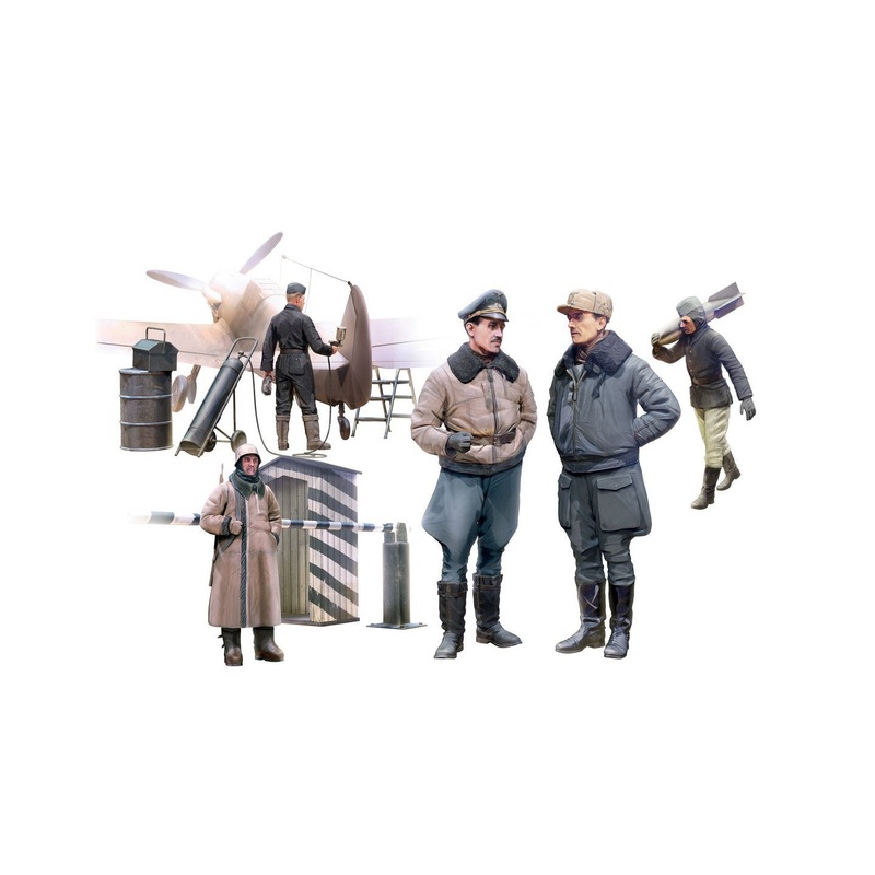 WWII German Luftwaffe Pilots & Ground Personnel In Winter Uniform 5 Figures