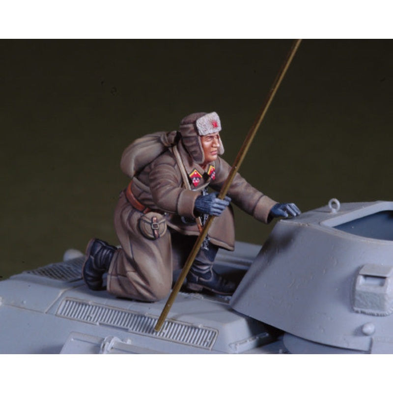 Def Model DO35011 1/35 WWII Russian winter take rider #2