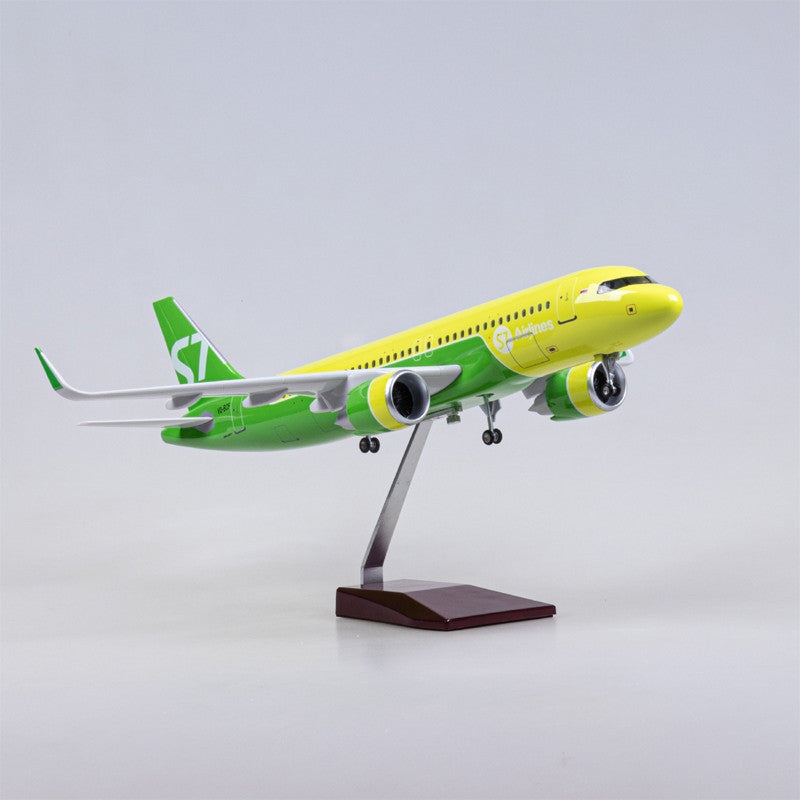 XL S7 Airlines Airbus A320 NEO
