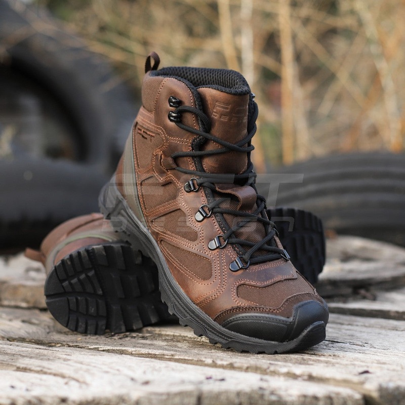 Varyag Brown Rugged Boots for All Seasons